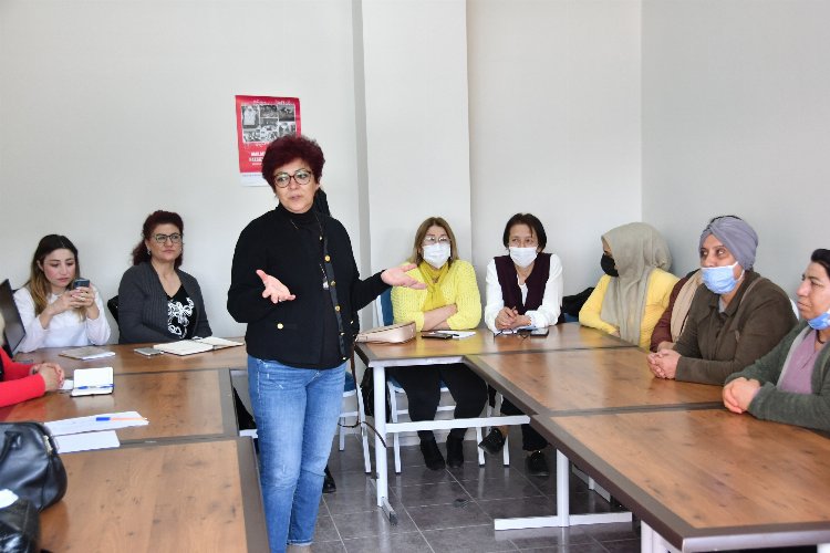 İzmir Narlıdereli kadınlar haklarını öğreniyor -