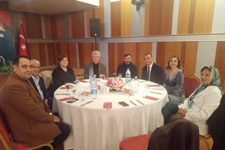 İzmir Narlıdereli İranlılar Nevruzu kutladı -