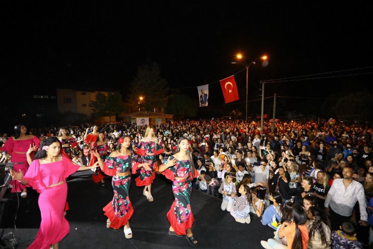İzmir Selçuk'ta Hıdırellez ateşi yandı -
