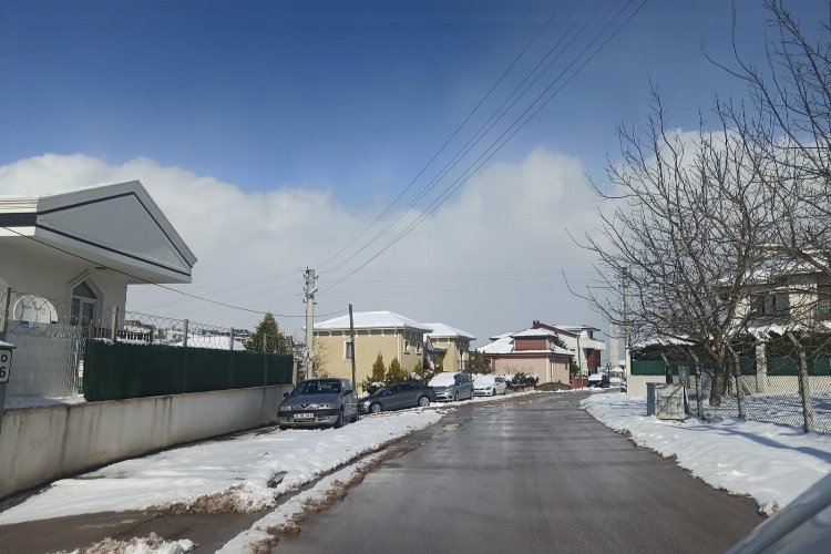 İzmit Belediyesinin kar timi kapalı cadde ve sokak bırakmadı -