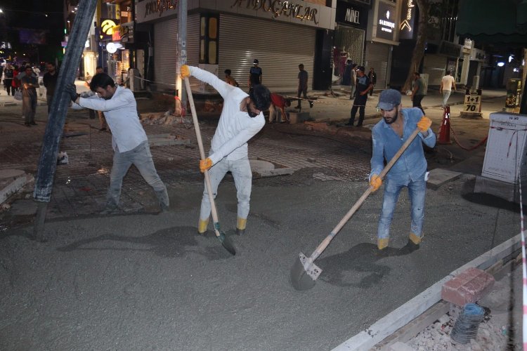 İzmit’in yolları betonlaşıyor -
