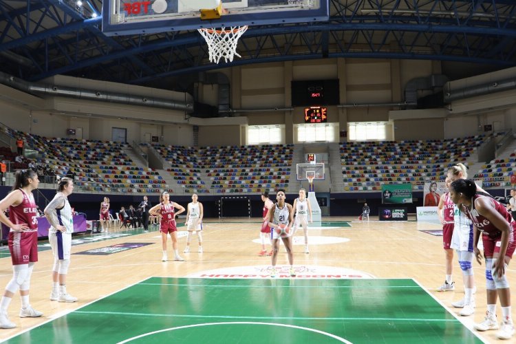 İzmitli Periler evinde galip: 90-74 -