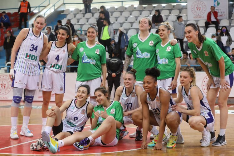 İzmitli periler Hatay'a geçit vermedi -