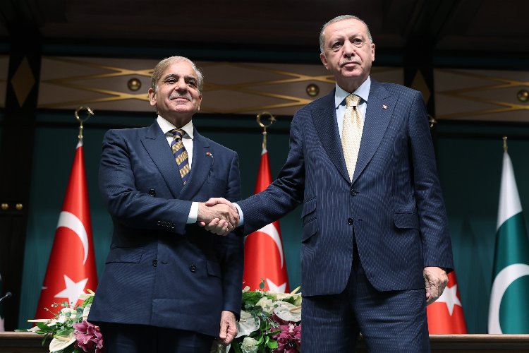 Türkiye ile Pakistan arasında 7 anlaşma imzalandı -