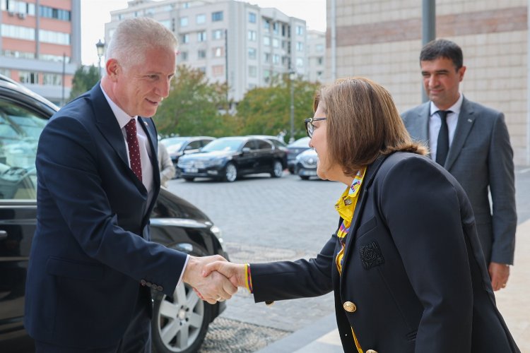 Yeni İstanbul Valisi Gaziantep'te veda turlarında -