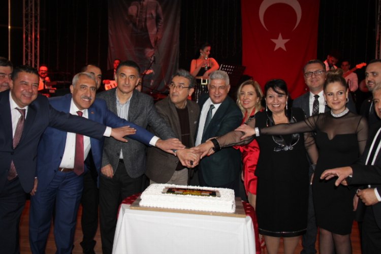 İzmir Emlakçılar Odası, 23. yıldönümünü kutladı -