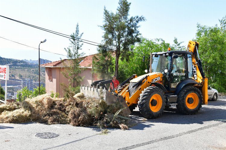 İzmir Çiğli'de kaçak moloz mücadelesi sürüyor -