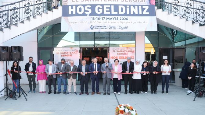 Başkan Çiftçi, ‘El Sanatları Sergisi’nin kurdelesini kesti