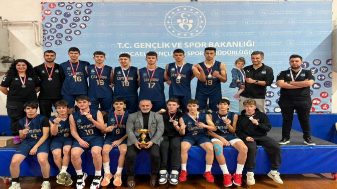 Çayırova’nın genç dev adamları Kocaeli ikincisi oldu Çayırova’nın genç dev adamları Kocaeli ikincisi oldu