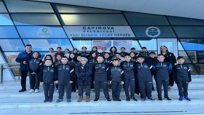 Çayırovalı yüzücüler, madalyalara doyamadı