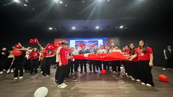 Körfezim Eğitim Kurumları'nda 19 Mayıs Coşkusu Körfezim Eğitim Kurumları'nda 19 Mayıs Coşkusu