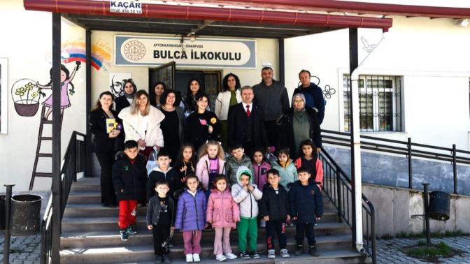 Mavi Basamaklı Miniklerden Anlamlı Destek