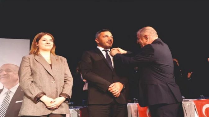 Orhan Özcan Zafer Partisi Saflarına Katıldı